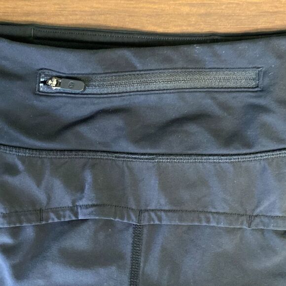 Lululemon black shortie shorts black size 6 - Picture 3 of 6
